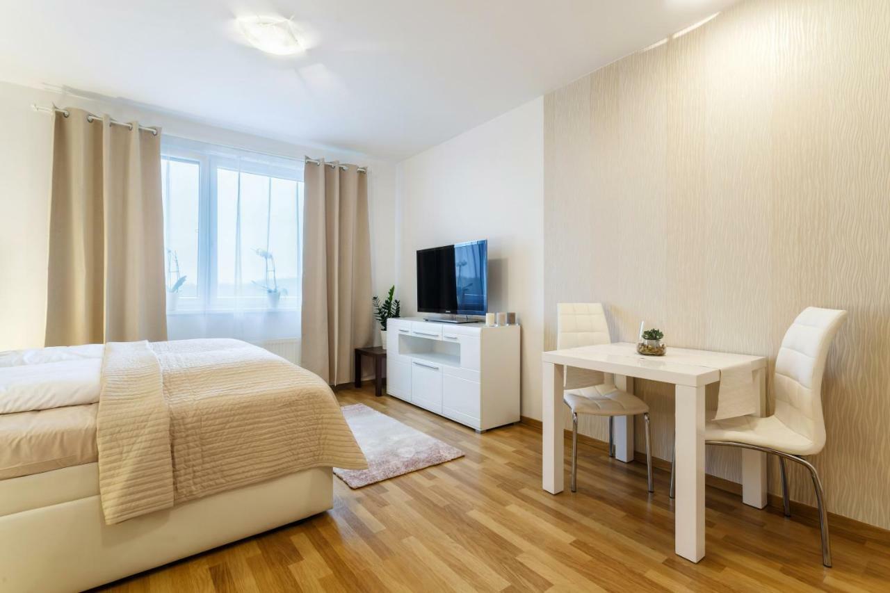Golden Apartments Rezidence Nova Karolina Ostrava Bagian luar foto