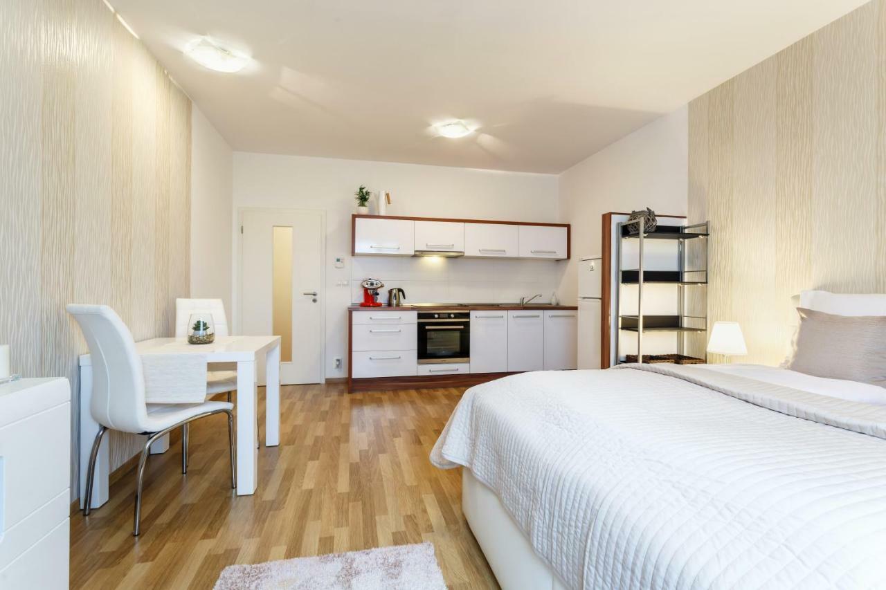 Golden Apartments Rezidence Nova Karolina Ostrava Bagian luar foto
